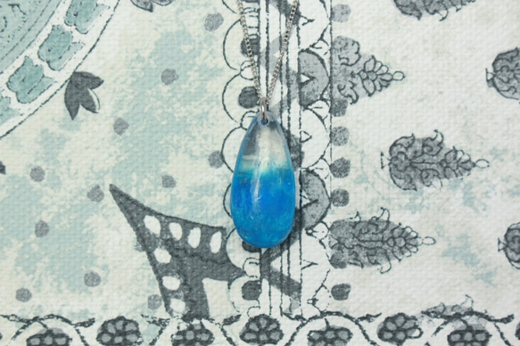 天色の雫石【ペンダント】 2枚目の画像