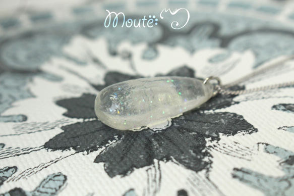 月白の雫石【ペンダント】 2枚目の画像