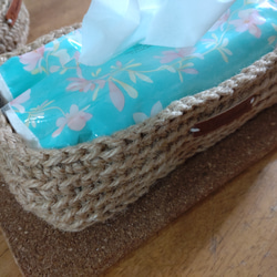 ポンと置くだけ☆シンプルなティッシュケース☆引っ張っても浮かない☆手編みティッシュケース☆麻糸で編んだティッシュケース 5枚目の画像