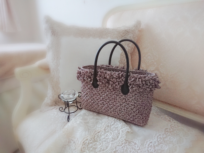 お洒落なフリルバッグ グレージュ