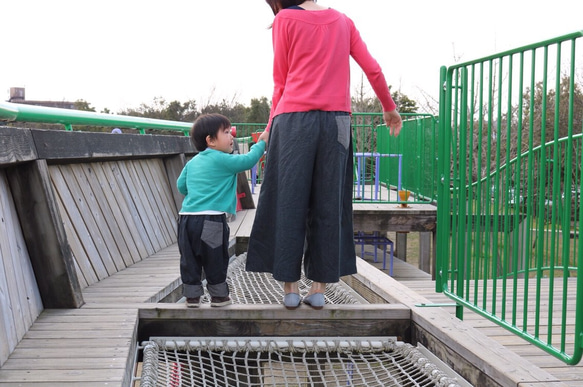 デニムとヒッコリーポケットのワイドガウチョパンツ 2枚目の画像