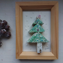 アート/インテリア◆木のカケラで描く絵◆「雪の降る日のクリスマスツリー」 1枚目の画像