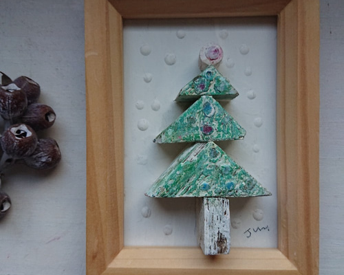 アート/インテリア◇木のカケラで描く絵◇「雪の降る日のクリスマス