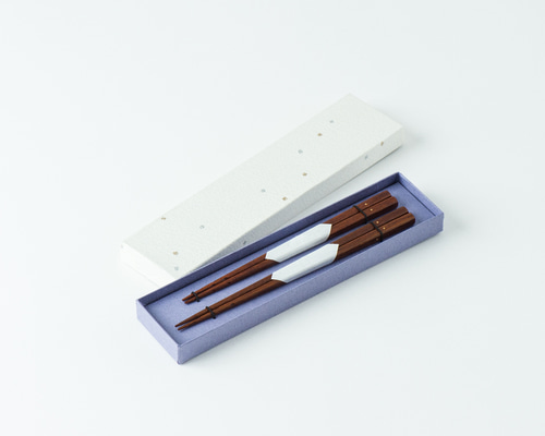 0_805dc42a57b89a5aa713f3a0a18d