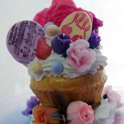 スイーツデコ　綿棒ケース　～ふわふわ薔薇カップケーキ～ 1枚目の画像
