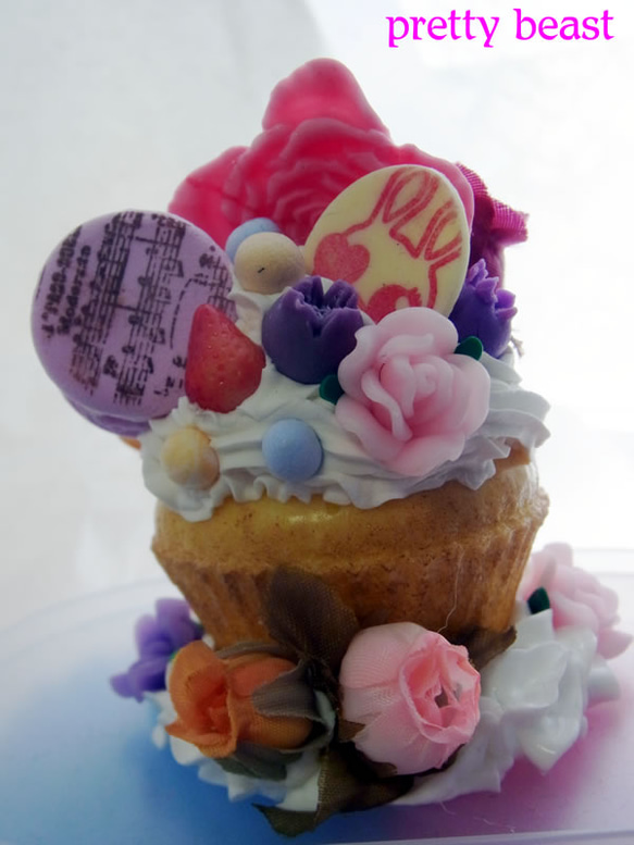 スイーツデコ　綿棒ケース　～ふわふわ薔薇カップケーキ～ 1枚目の画像