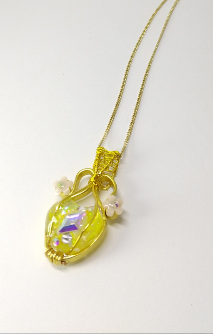 *”avabhasine”宝石レジンネックレス✨