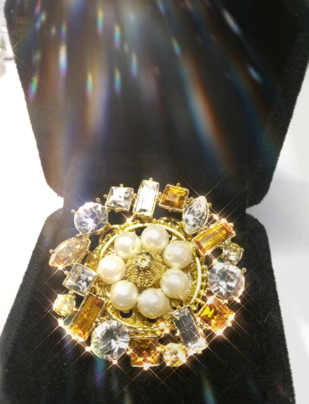 スワロフスキー ブローチ✨