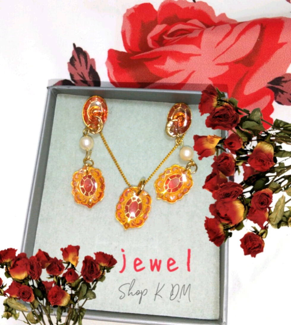 宝石研究所からのjewelレジンネックレス&ピアスセット✨