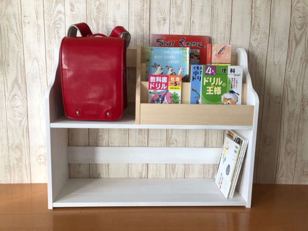 ランドセルラック　表紙の見える絵本棚　マガジンラック　コミック棚　モンテッソ　ホワイト&ミディアム~90cm