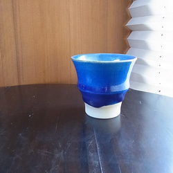 藍釉杯（小） 第1張的照片