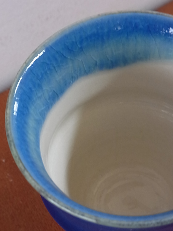 藍釉杯（小） 第2張的照片