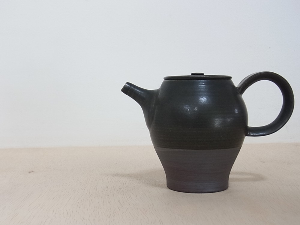 黒マットポット　7