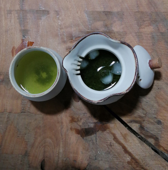 擠壓茶壺套裝白色大（2小杯） 第5張的照片