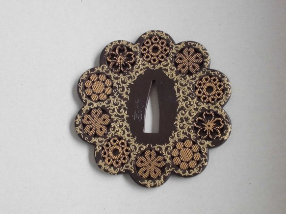 肥後金工名品の写し「桜九曜紋透象眼鍔」 その他アート 肥後象嵌 関