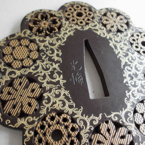 肥後金工名品の写し「桜九曜紋透象眼鍔」 その他アート 肥後象嵌 関