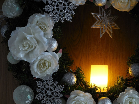 白い聖夜のクリスマスリース 5枚目の画像