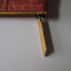 ゴブラン織りのポーチ（金茶系の花） 4枚目の画像