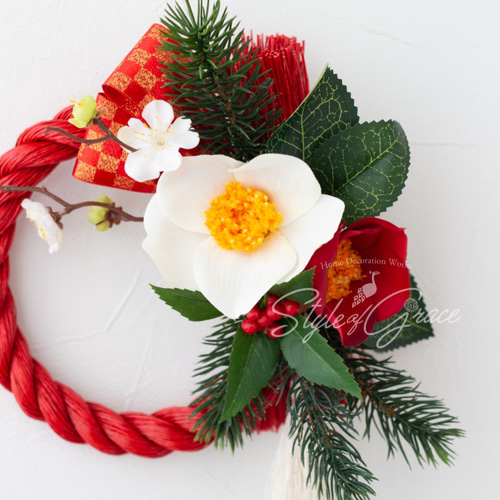 クリスマスリースお正月にも艶やか紅白リース