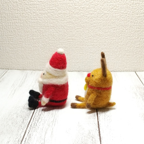 クリスマス おすわりサンタクロースとトナカイのセット 羊毛フェルト 2枚目の画像