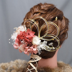 ピンク　赤　和紐　ドライフラワー　　髪飾り　成人式　結婚式　ウェディング　プリザーブドフラワー　 2枚目の画像