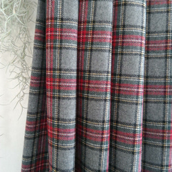 ウールのソフトプリーツスカート　⑥　タータンチェック　グレイ・赤・グリーン・イエロー・ブラック　　サイズオーダー対応 2枚目の画像