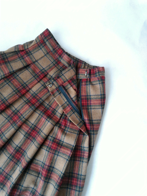 ウールのソフトプリーツスカート　タータンチェック　⑧　ブラウン＆赤　 サイズオーダー対応　 3枚目の画像