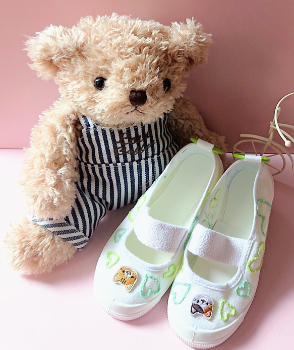 オーダー可能☆上履き(上靴) 刺繍 手縫いデコレーション☆L0VEキャット  