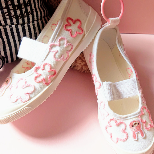 オーダー可能☆上履き(上靴) 刺繍 手縫いデコレーション☆ウサギ