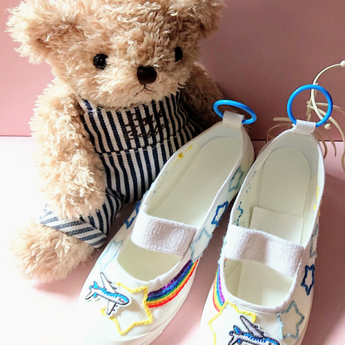 お客様オーダー品☆上履き(上靴) 刺繍 手縫いデコレーション☆スカイ  