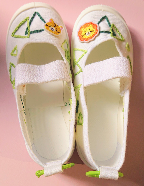 オーダー可能☆上履き(上靴) 刺繍 手縫いデコレーション☆ライオンFOREST 4枚目の画像
