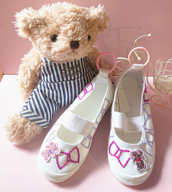 オーダー可能》上履き(上靴) 刺繍 手縫いデコレーション☆リボンBEAR  