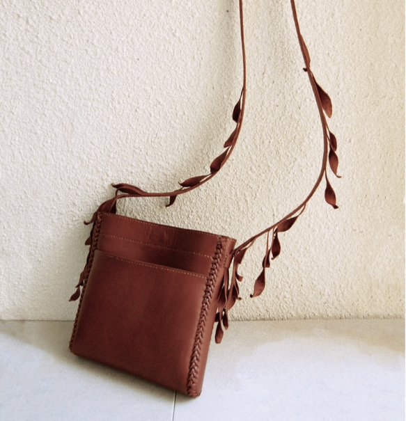 leaves fringe pochette 1枚目の画像