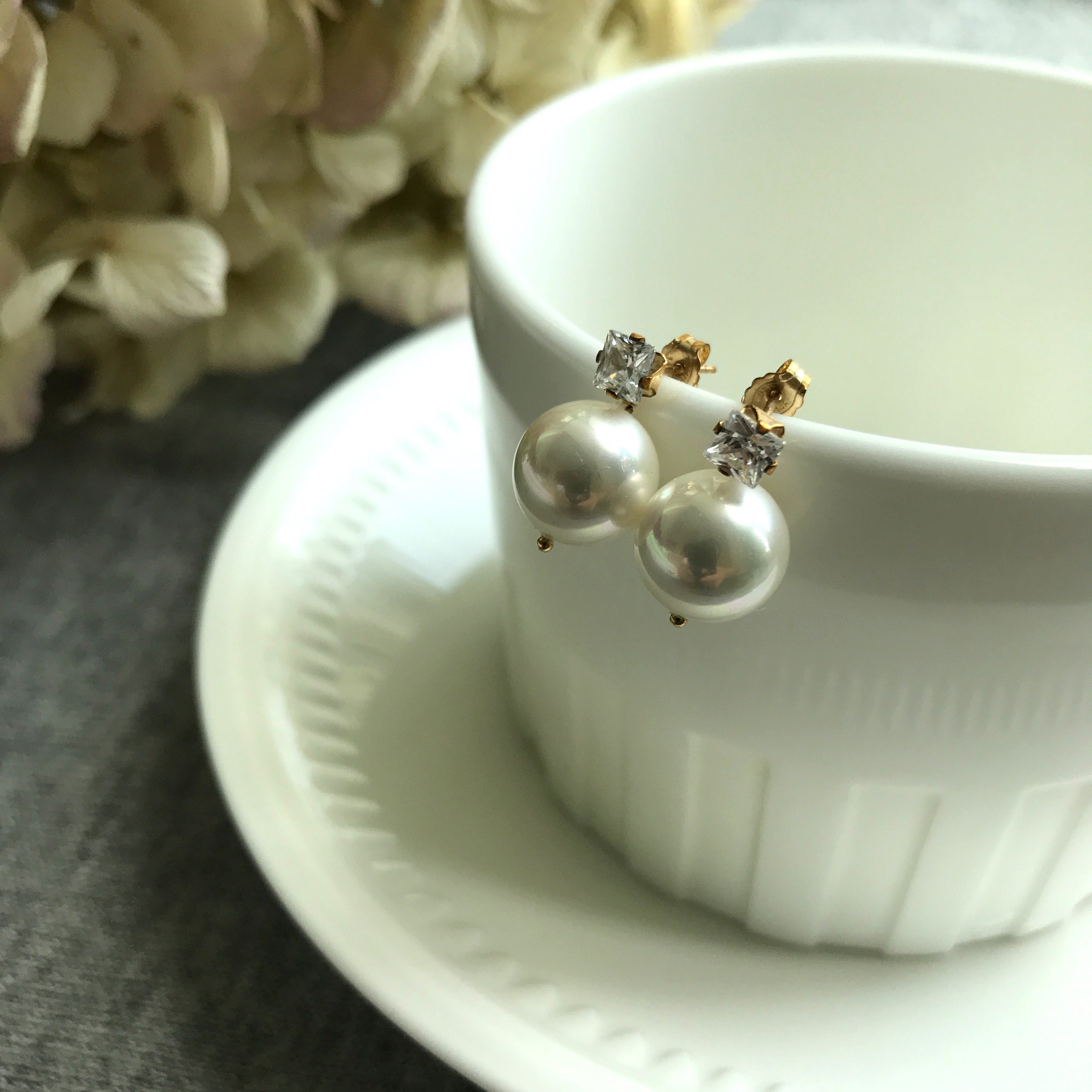 ピアス・貝パールとキュービックジルコニア+14KGFの２Way使いが出来デザイン・DollPr04