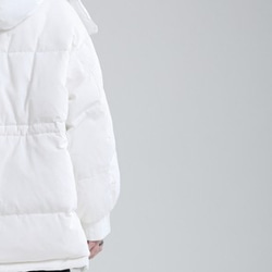 新しい冬のデザインの白いフード付きの厚いダウンジャケット 2枚目の画像