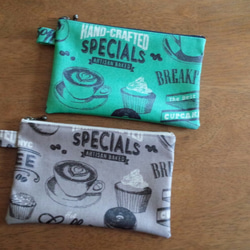 再販・受注制作】ラミネート フラットポーチ 18㎝ファスナー タブ付き