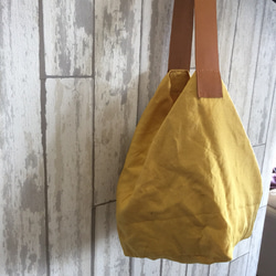 リネンとレザーで作ったくたくたバッグ、黄色 2枚目の画像
