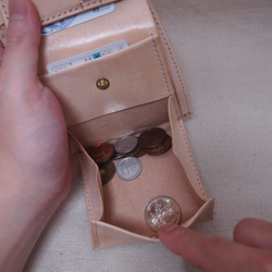 【使いやすさにこだわった】２つ折り財布 サドルレザー(ナチュラル) 5枚目の画像