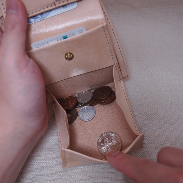【使いやすさにこだわった】２つ折り財布 サドルレザー(ナチュラル) 5枚目の画像