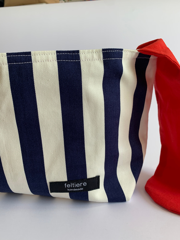 リボン　お弁当袋　ハンドメイド　白と紺色のストライプ   ×  赤のリボン　Ｌ 4枚目の画像