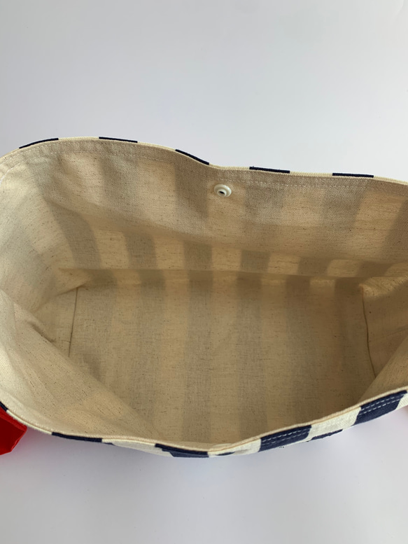 リボン　お弁当袋　ハンドメイド　白と紺色のストライプ   ×  赤のリボン　Ｌ 5枚目の画像