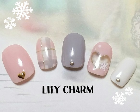 オーダーネイルチップ No.16 冬 雪 ピンクハート ニット 再販✨NO.4】くり抜きハートの冬ネイル✨/チェック/デート/グレー