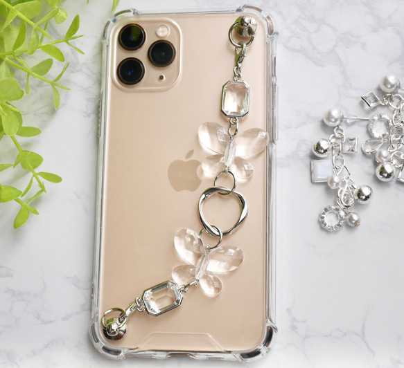 バタフライとシルバーリングのキーリングハンガー　スマホケース　iPhoneケース　ストラップ　全機種　スマホチェーン 1枚目の画像