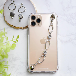 アンティークシルバーのお花キーリングハンガー　スマホケース　iPhoneケース　ストラップ　全機種　スマホチェーン 1枚目の画像
