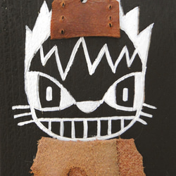 革鎧をつけたネコ戦士のウッドバーニングアート アフリカ オブジェ 木工 木雑貨 精霊 民族 エスニック  No7 2枚目の画像