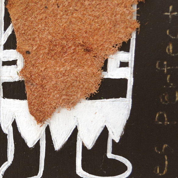 革鎧をつけたネコ戦士のウッドバーニングアート アフリカ オブジェ 木工 木雑貨 精霊 民族 エスニック  No7 4枚目の画像