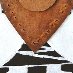 革鎧をつけたツノ戦士のウッドバーニングアート アフリカ オブジェ 木工 木雑貨 精霊 民族 エスニック  No8 4枚目の画像