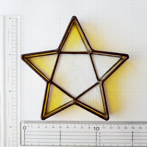 匿名配送 小物入れ 五芒星 足付きステンドグラス風アクセサリーボックス 星 魔女 ステンドグラストレー「五芒星」 その他インテリア雑貨 suumin