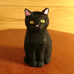 猫の木彫り　黒猫 1枚目の画像