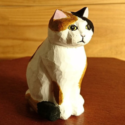 猫の木彫り　三毛猫 3枚目の画像